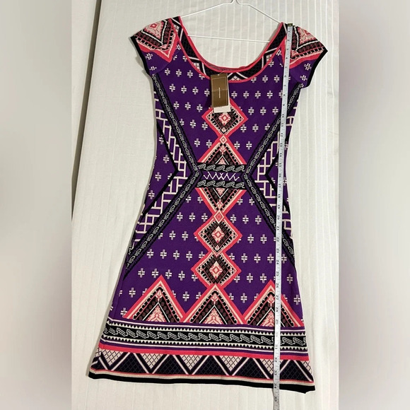 Miami Abstract Tribal Geometric Short Sleeve Dress Purple Small  NWT - Picture 10 of 12